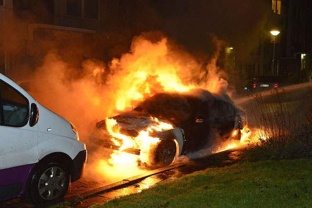 2016/222/20161209-22u15 GB 001 Autobrand Overhaal Amsterdam.jpg